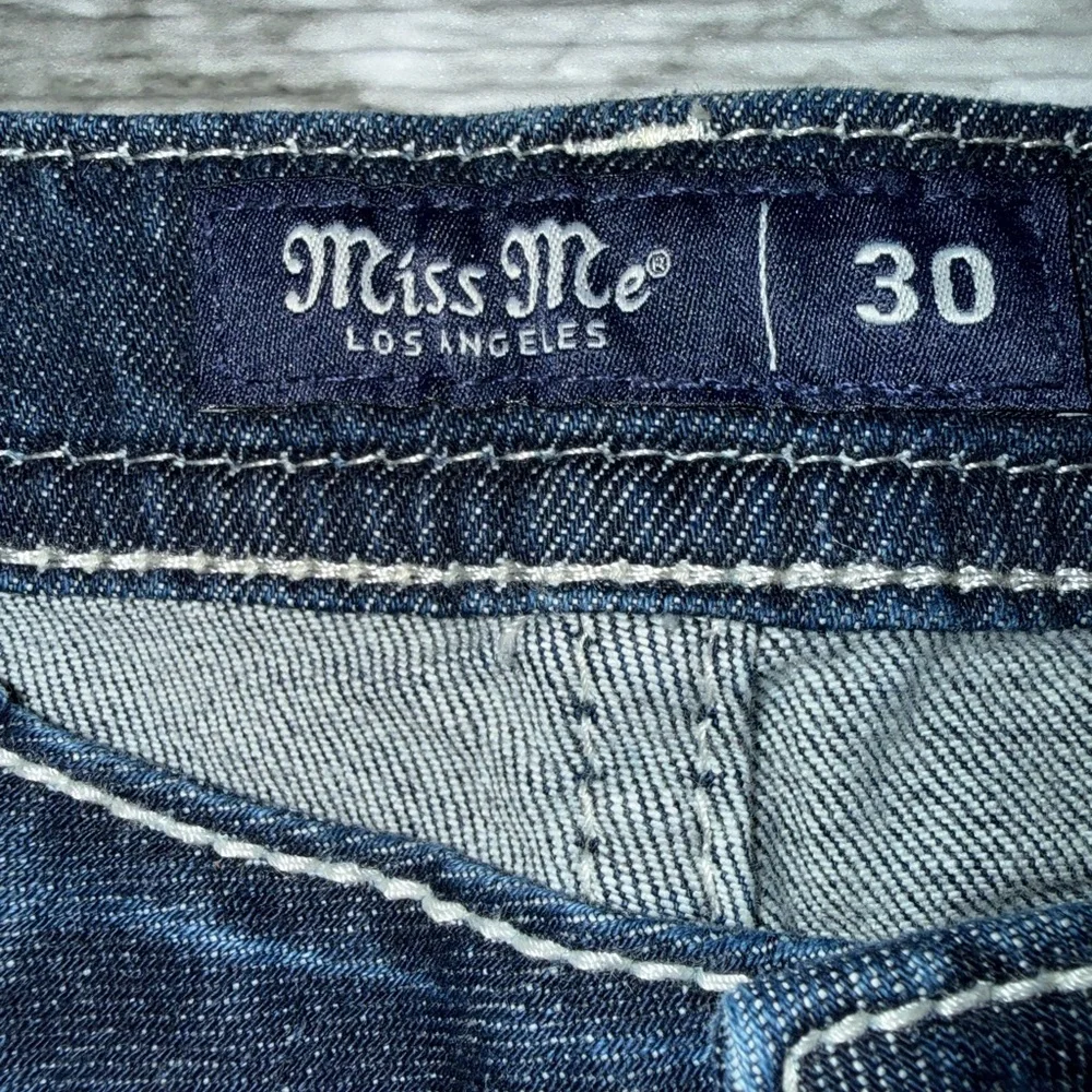 NWT Miss me Women’s Mid-rise Dk blue Boot Cut Slim Fit Jeans 30x32 $114 - Picture 4 of 15
